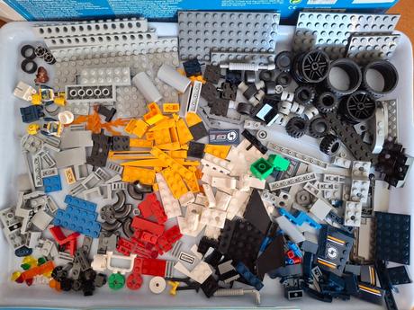 Lego city 60151 ťahač a formula, 