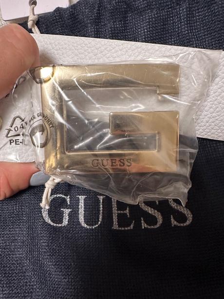 Biely opasok so zlatou sponou zn. guess originál, guess