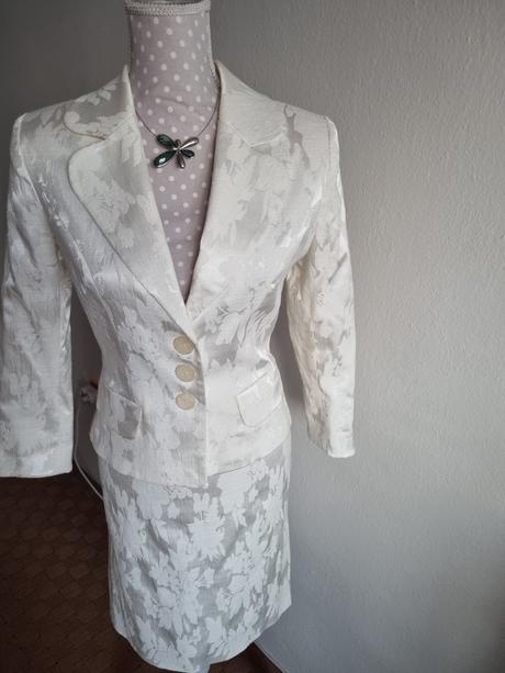 Maslový sukňový kostým 38/40, m