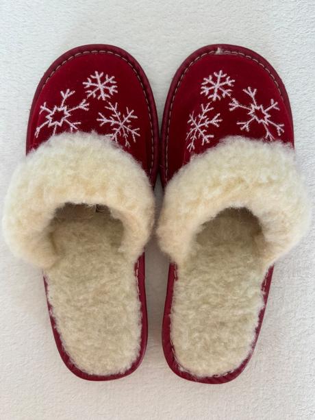 Nové vlnené papučky, 38