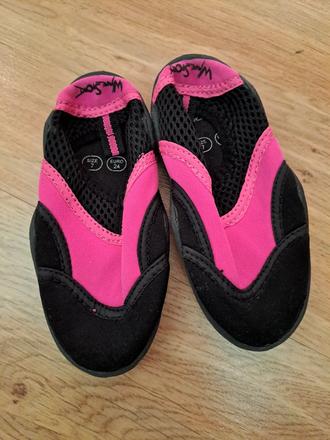 Topánky do vody, 24