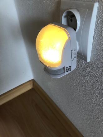 Svetielko do zasuvky,