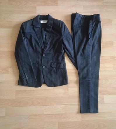 Chlapčenský oblek- už len nohavice, 146