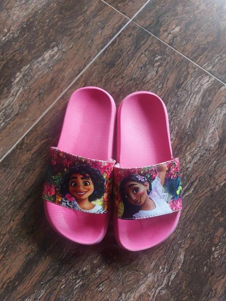 Šľapky encanto, 28