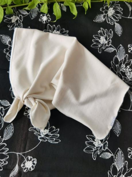 Carla - šatka z ľanového úpletu,