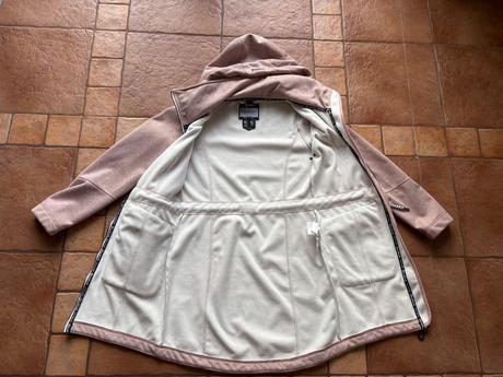 Schmuddelwedda vetrovka, s