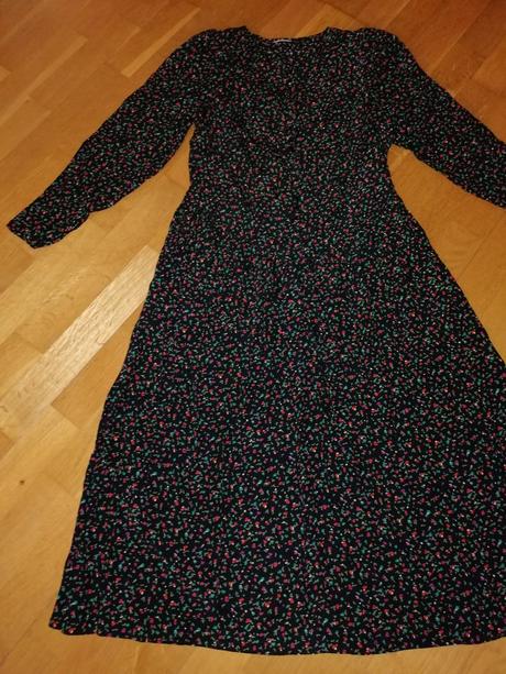 Šaty s potlačou, 38