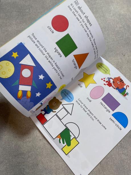 Starting school activity book usborne, 