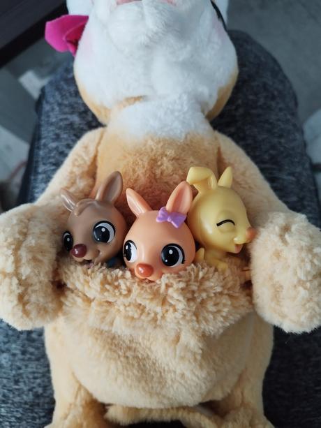 Fur real klokanica s babatkami, 