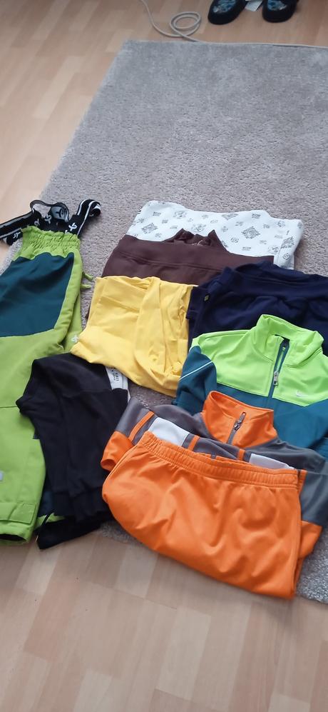 Mikiny veľ.146/152, 146