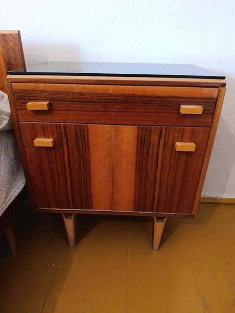 Retro nábytok do spálne, 