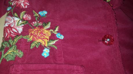 Menčestrové sako s výšivkou l, l