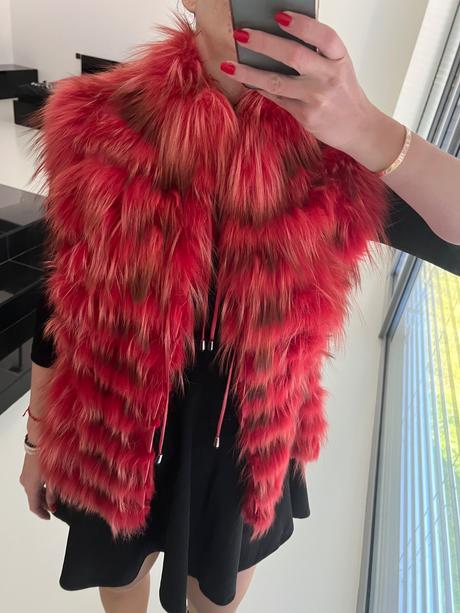 Kozusinova vesta z lisky, s