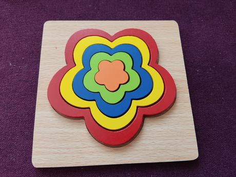 Rozne drevene hracky, 