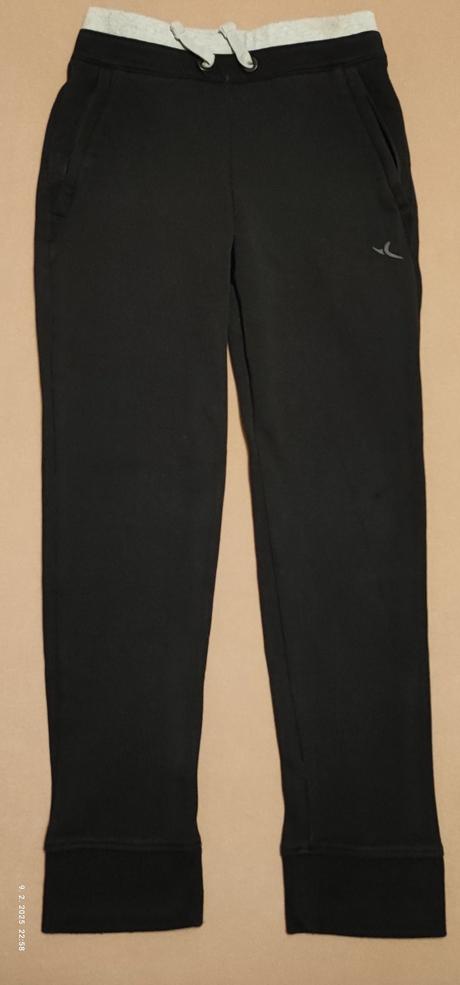 Tepláky, domyos,122