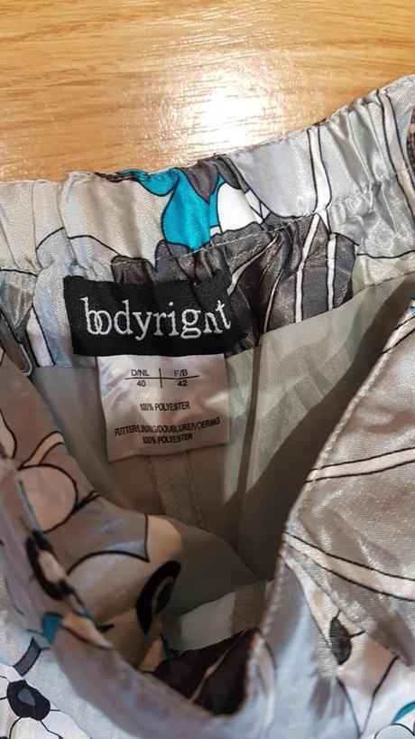 Dámska sukňa v. 40, 40