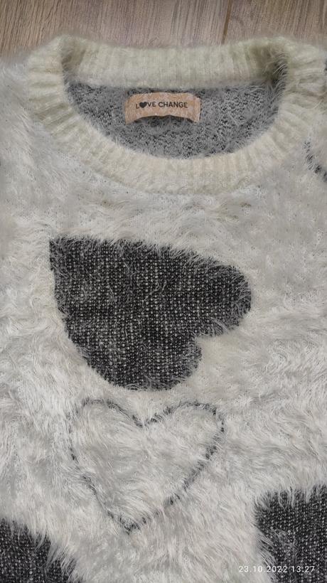 Sveter love change, 