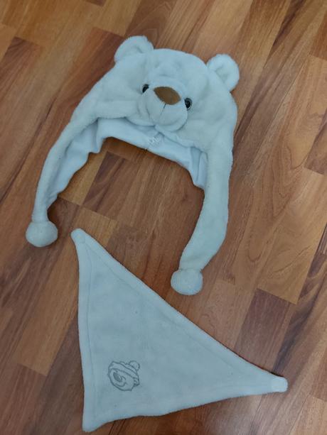 Čiapka a nákrčník, 104