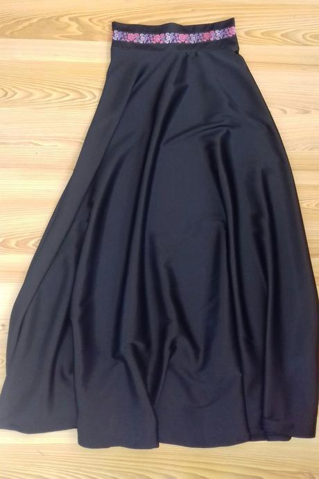 Satenová sukňa,