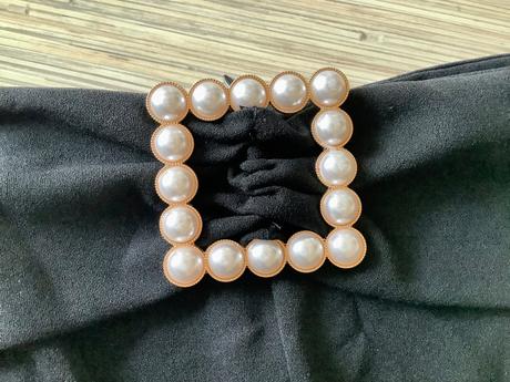 Krasne nohavice so sponou, m