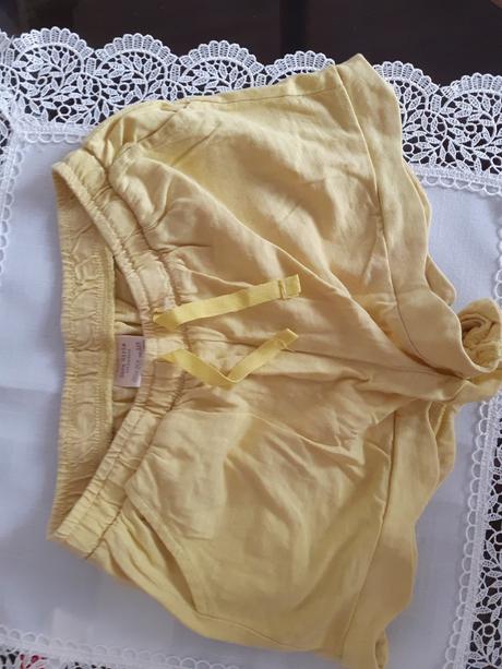 Zlte dievcenske sortky, zara,116