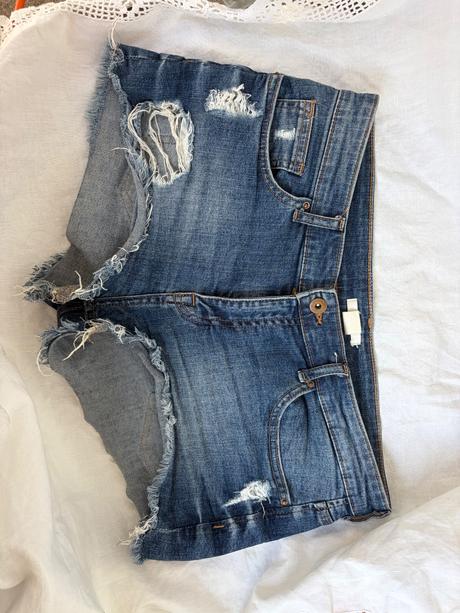 Hm sexi trhane kratase dzinsove kratke nohavice, h&m,38