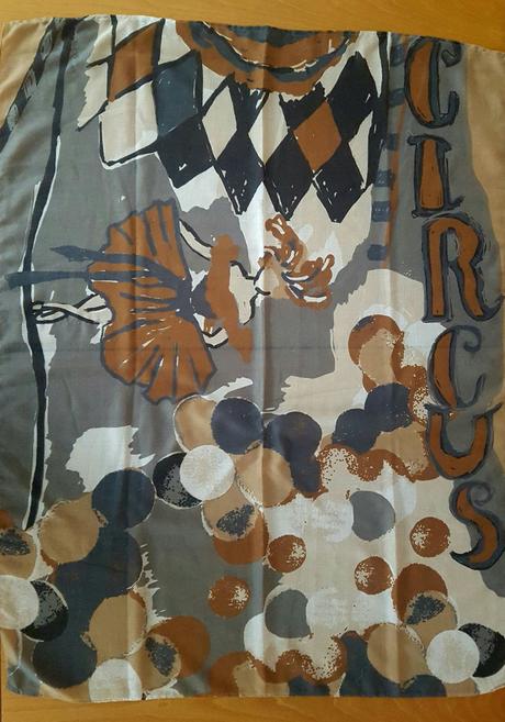 Šatka s tanecnicou,