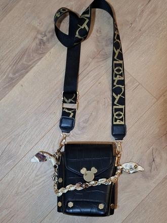 Mala kabelka mikkey,