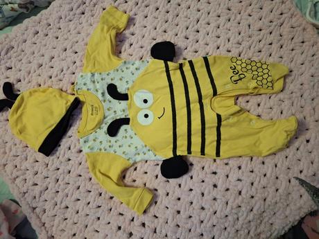Súprava včielka, čiapočka a body, 62