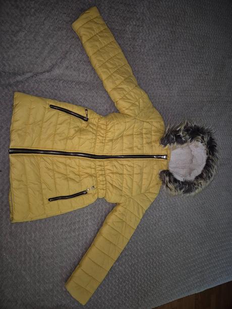 Žltá vetrovka, 140