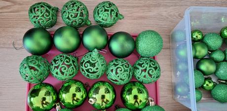 Zelené guličky na stromček, 