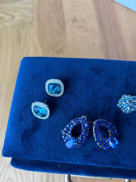 Náušnice modré bižu,