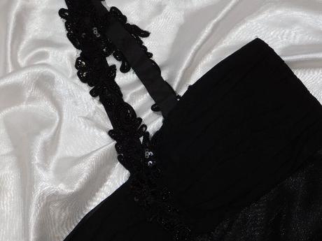 Pekne slavnostne saty, 36