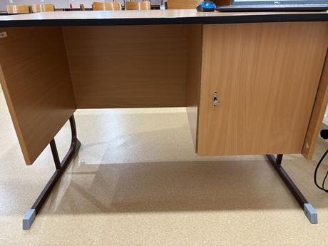 Školské lavice a stoličky, 