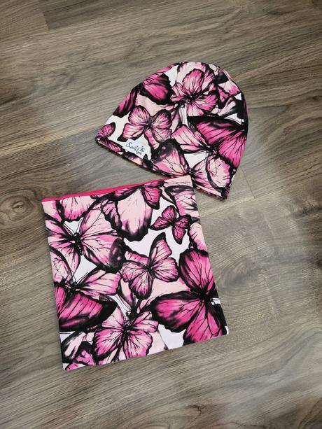 Čiapka a nakrčník, 98