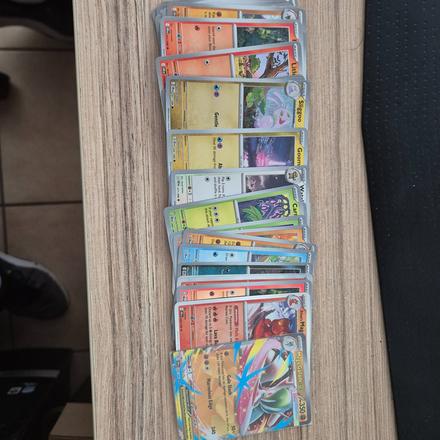 Predám balík originál pokémon karier, 