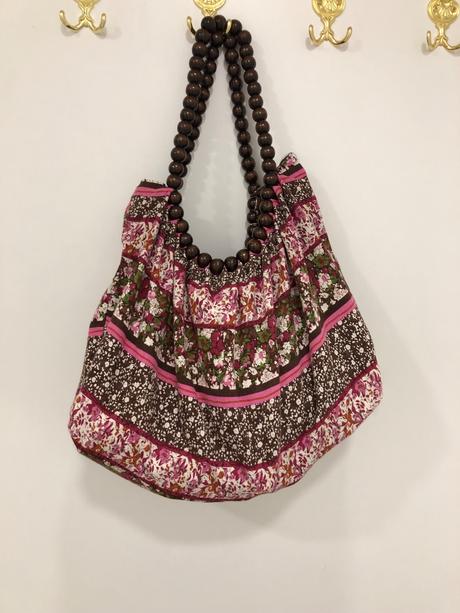 Platena taška s korálkovými rúčkami,