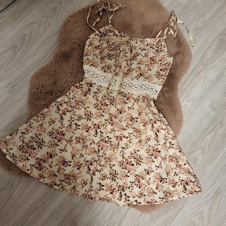 Xs/s romanticke saty, xs