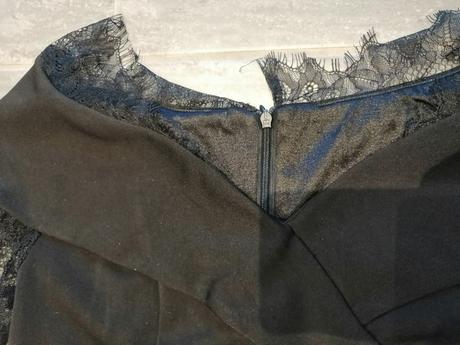 Puzdrové šaty ham s čipkou vm elastické, h&m,m