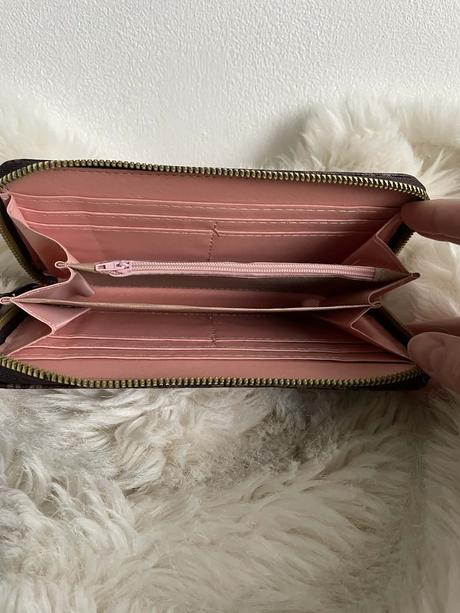 Dámska peňaženka, 