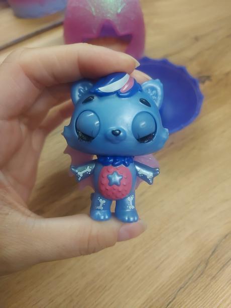 Svietiaca mačička, 