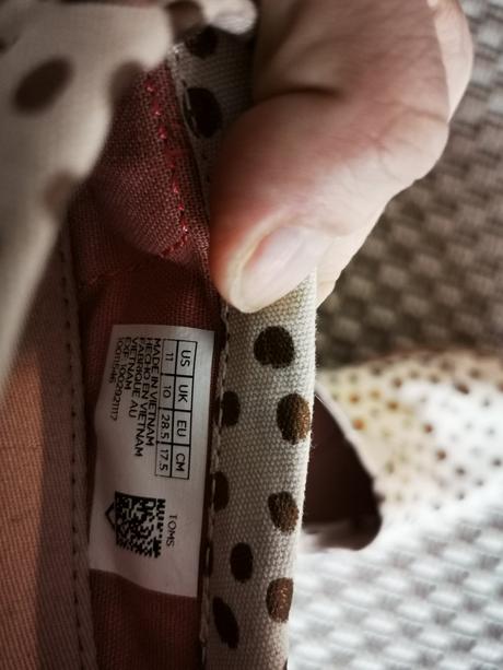 Nenosené topánky toms, 29