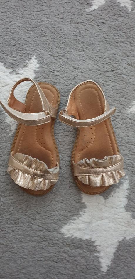 Sandalky zlate, 27