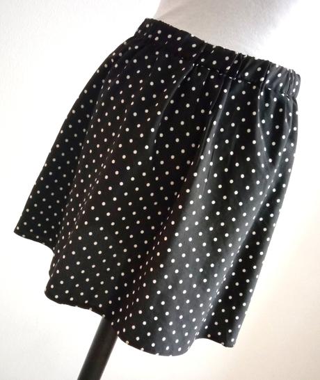 Bodkovaná sukňa, s