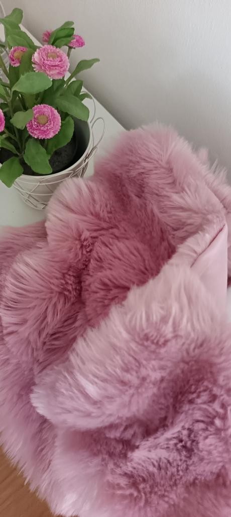 Luxusná ružová vesta, 152