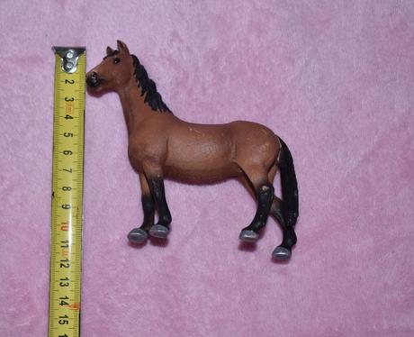 Schleich koníky poškodené,
