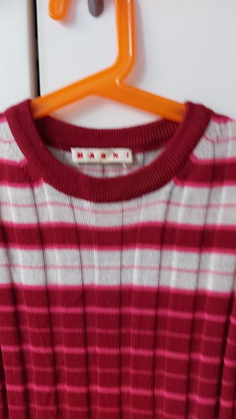 Nové nenosené saty, 134