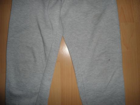 Sive chlapcenske teplaky, 146