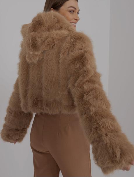 Krátky hnedý kožuch, m