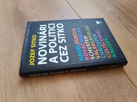 Novinari a politici cez sito,